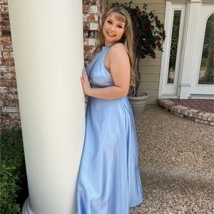 Meet your Posher, Isabel